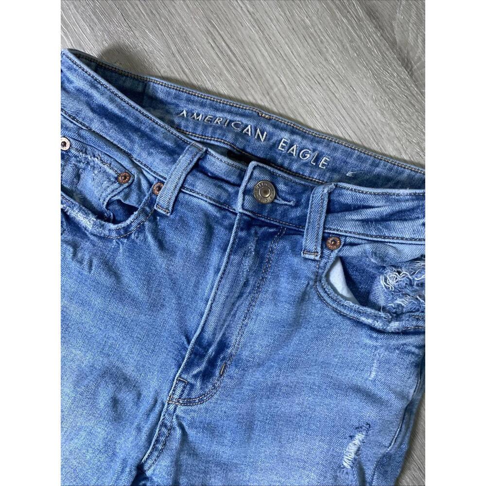American Eagle Jeans Size 2 Women’s Super Stretch Distressed Light Blue Denim